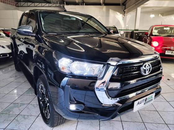 TOYOTA HILUX 2.8 D-4D TURBO DIESEL CD SRV 4X4 AUTOMÁTICO TOYOTA HILUX 2.8 D-4D TURBO DIESEL CD SRV 4X4 AUTOMÁTICO